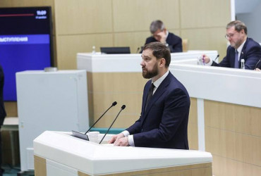 Фото к новости Руководитель ФАДН России Игорь Баринов принял участие в «правительственном часе», который состоялся в рамках 556-го заседания Совета Федерации Федерального Собрания Российской Федерации.