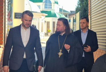 Фото к новости Состоялся совместный рабочий визит Сергея Разживина и председателя Государственного комитета по делам межнациональных отношений Республики Крым Руслана Якубова в Петропавловский собор и Свято-Троицкий женский монастырь г. Симферополя