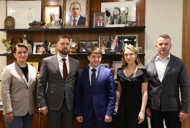 Фото к новости В Москве состоялась встреча руководителя ФАДН России Игоря Баринова с ректором Северо-Кавказского Федерального университета Дмитрием Беспаловым